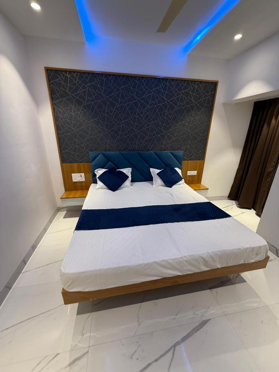 Hotel Madhuban Aurangabad  Buitenkant foto