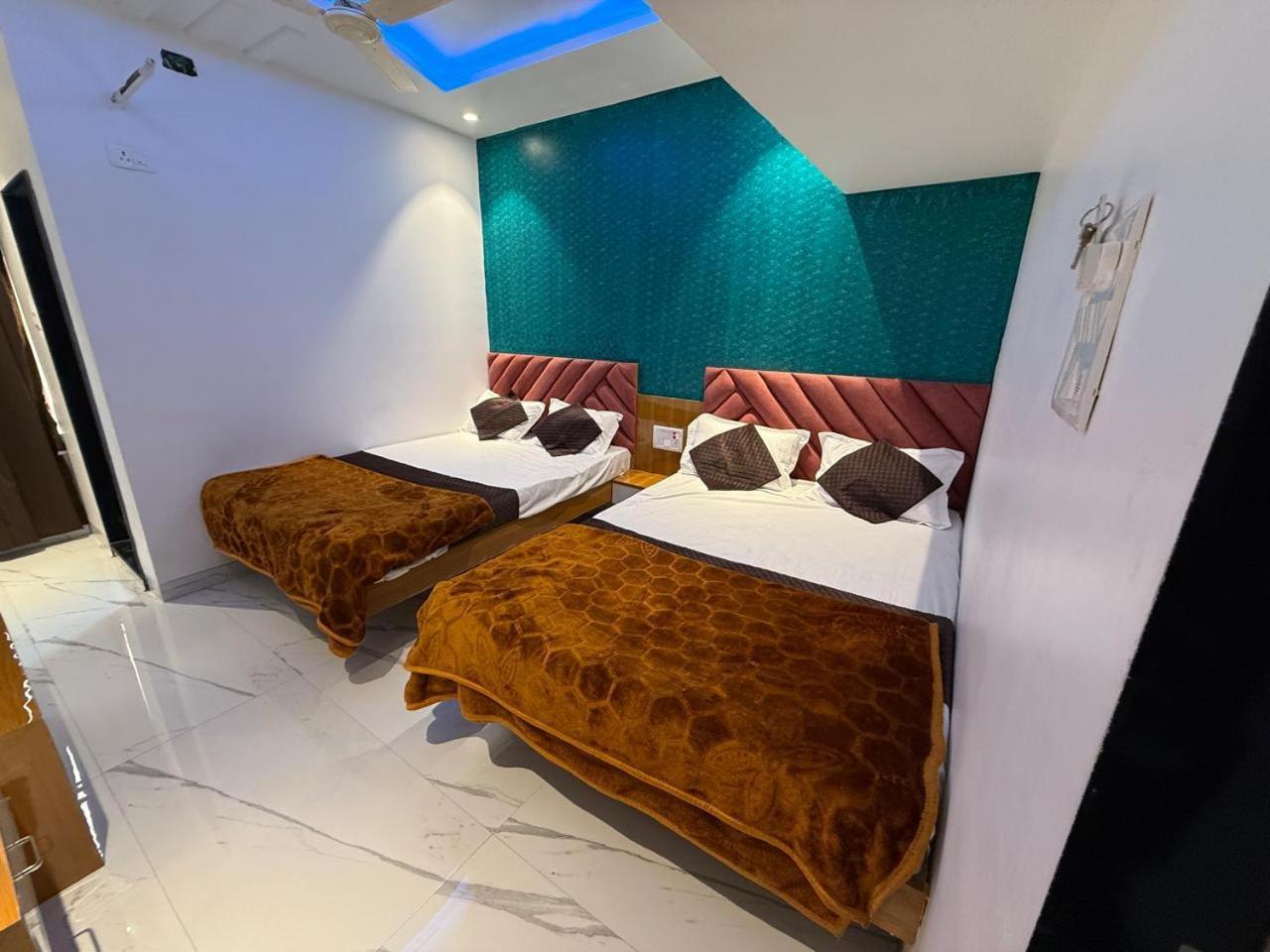Hotel Madhuban Aurangabad  Buitenkant foto