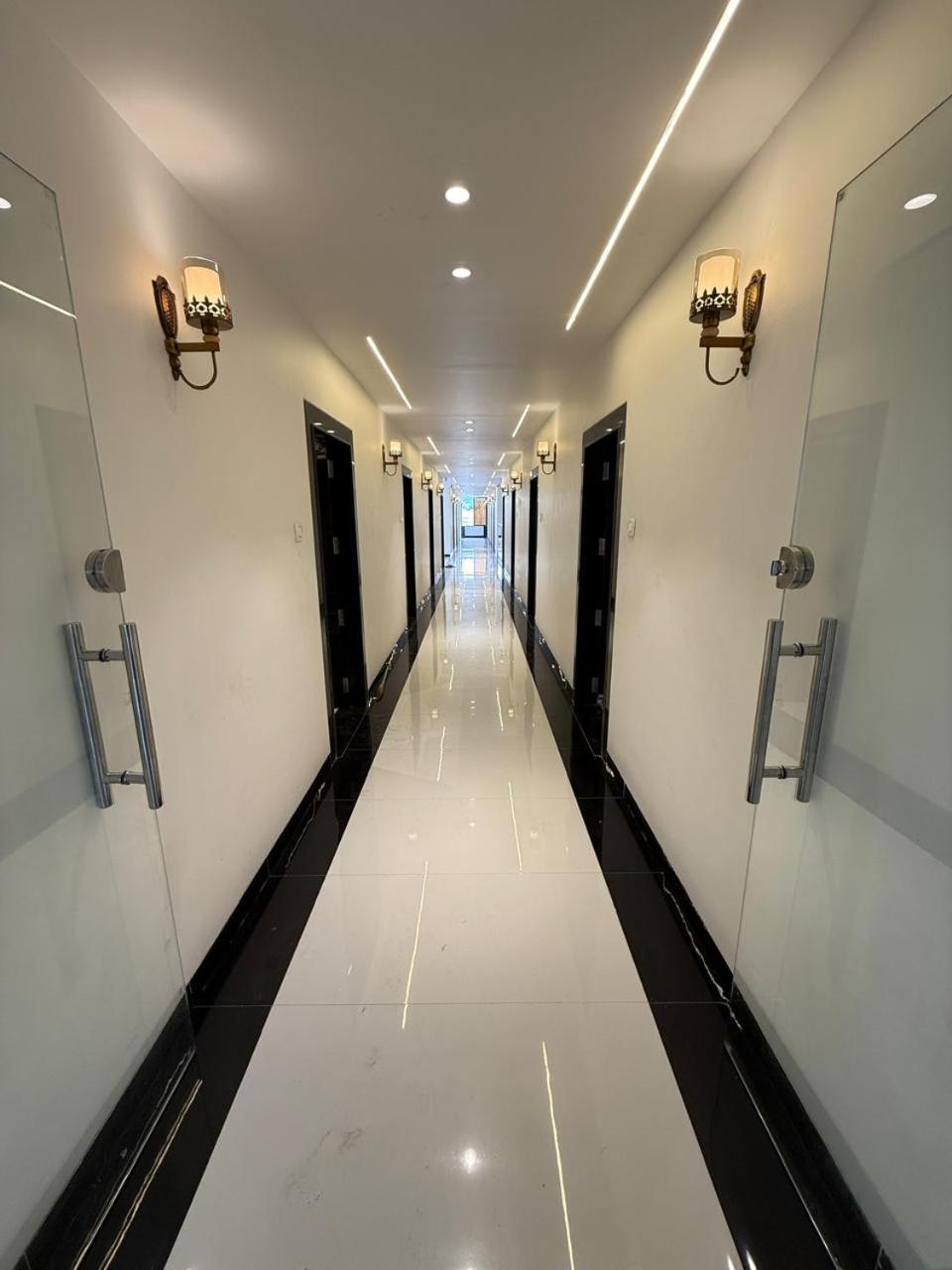 Hotel Madhuban Aurangabad  Buitenkant foto
