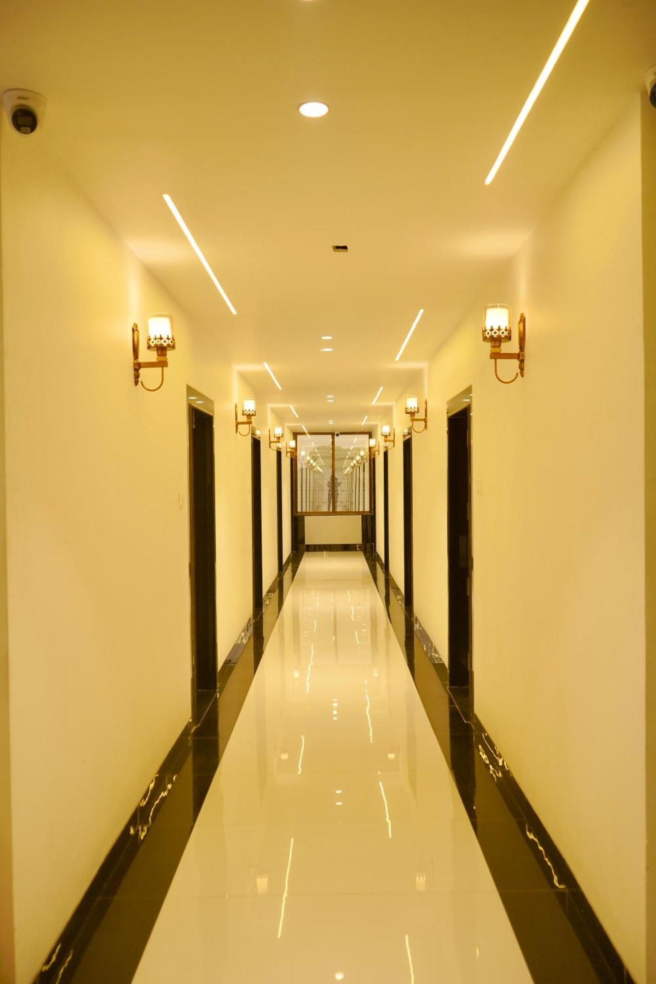 Hotel Madhuban Aurangabad  Buitenkant foto