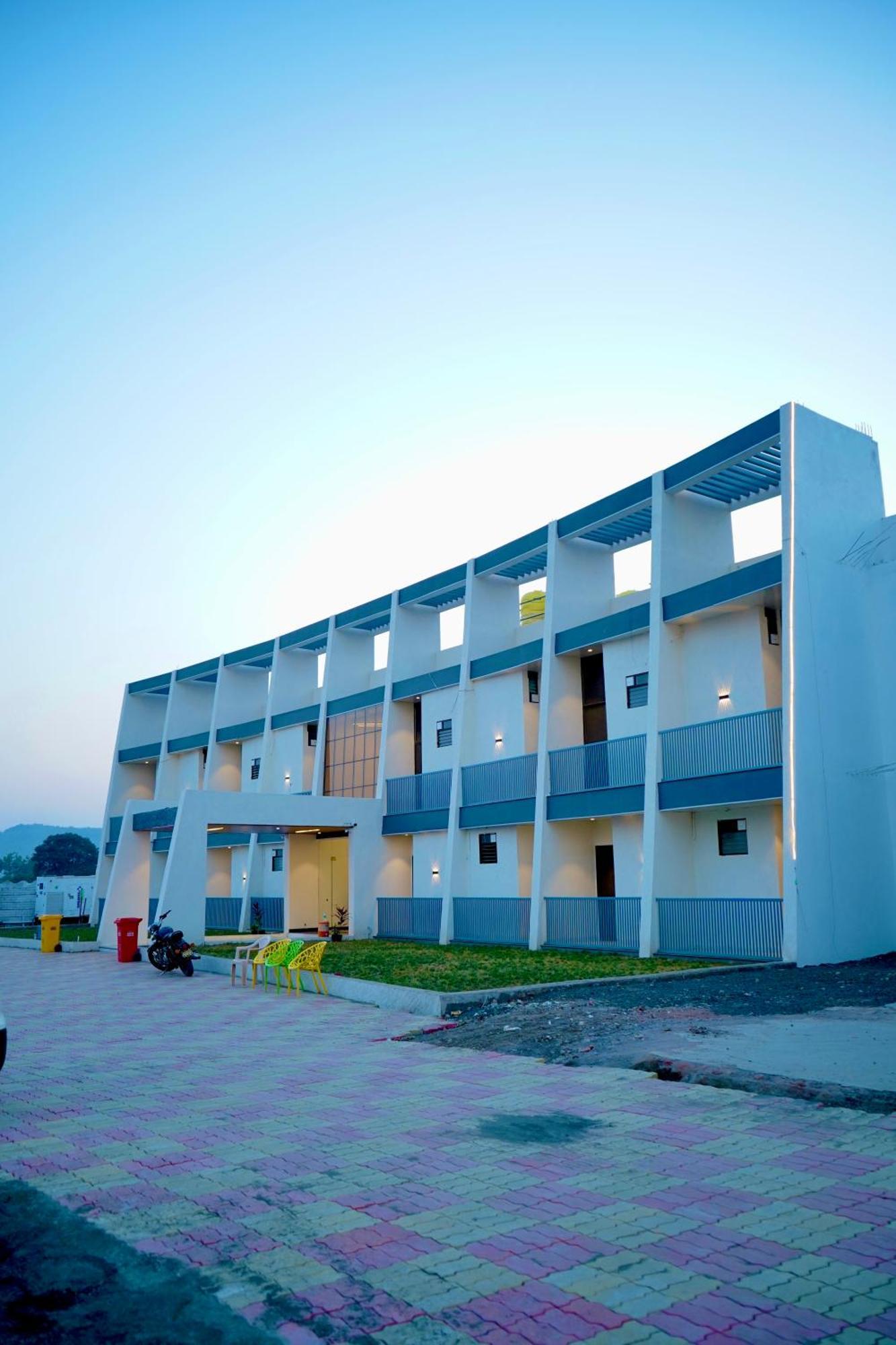 Hotel Madhuban Aurangabad  Buitenkant foto