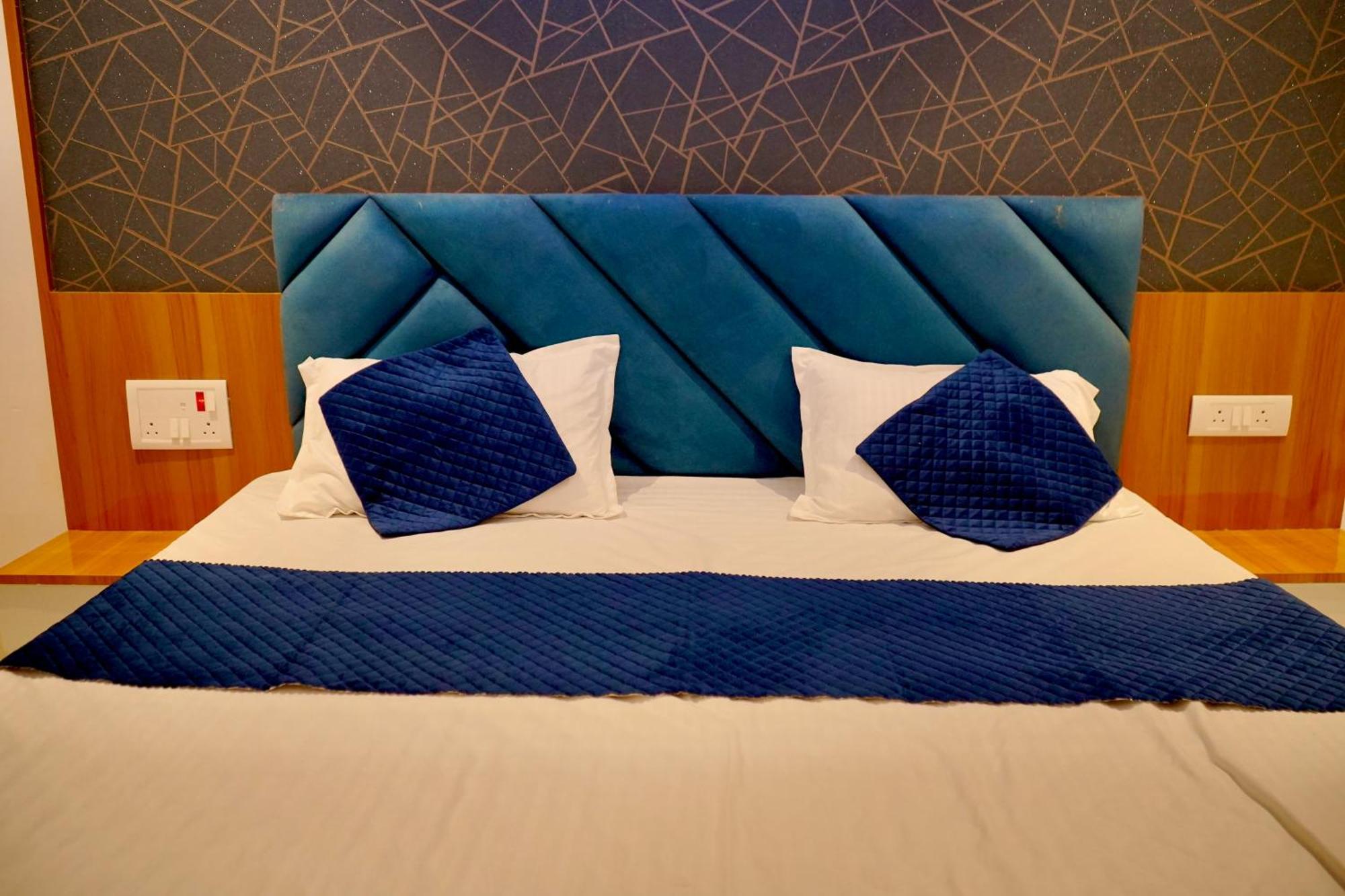 Hotel Madhuban Aurangabad  Buitenkant foto