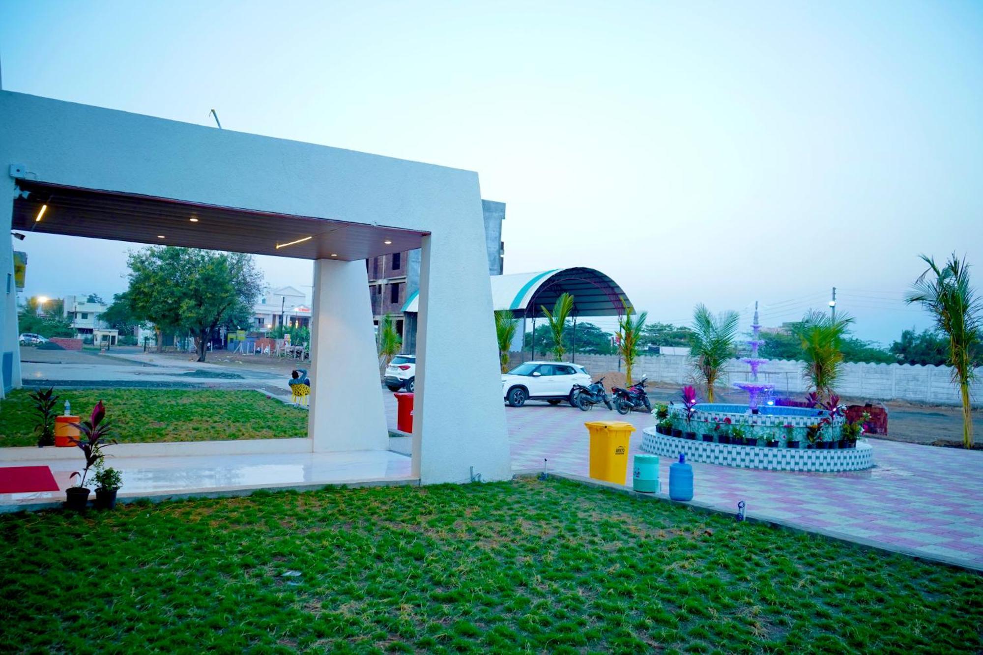 Hotel Madhuban Aurangabad  Buitenkant foto